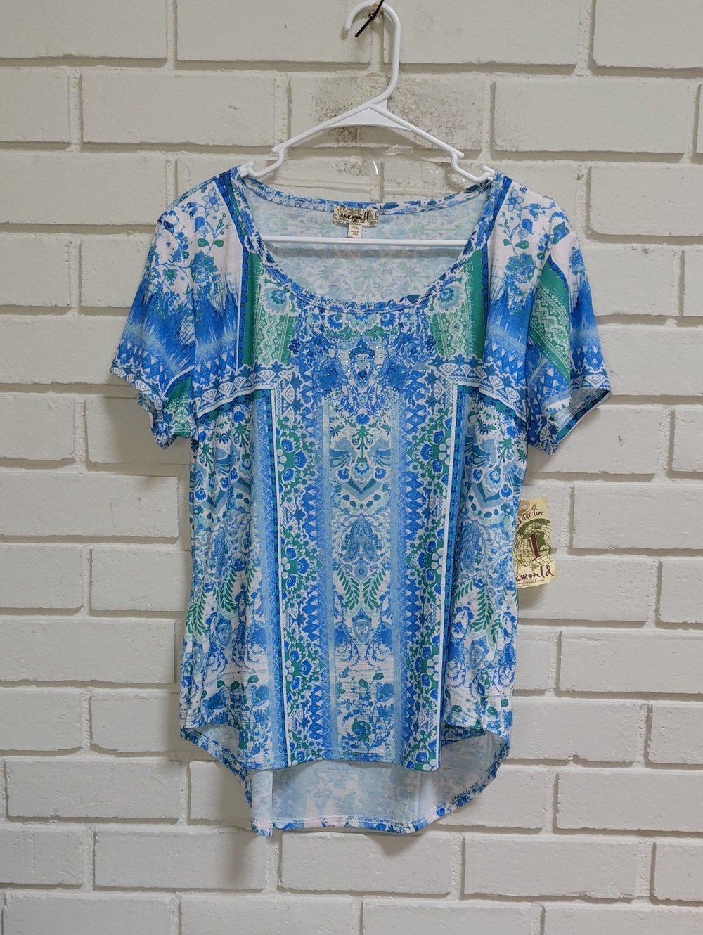One World Boho Paisley Scoop Neck Short Sleeve Top. Size PXL